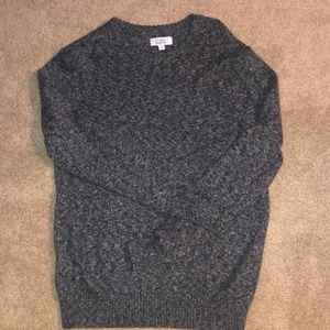 Men’s small sweater